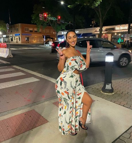 Omaima Benamre modelo gratis foto