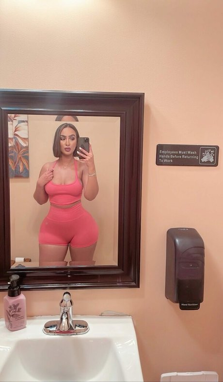 Omaima Benamre hermosa modelo galerías