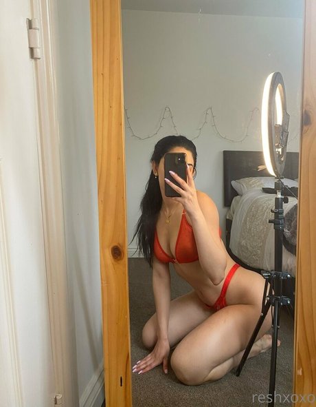 Resh modèle pornographique photos