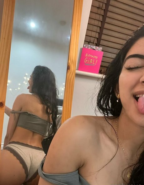 Resh estrella desnuda fotos