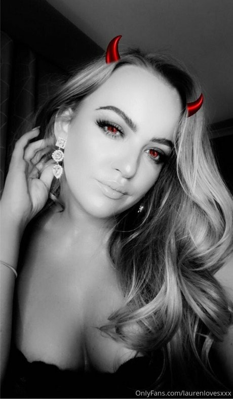 Wett Wag xxx estrella porno foto