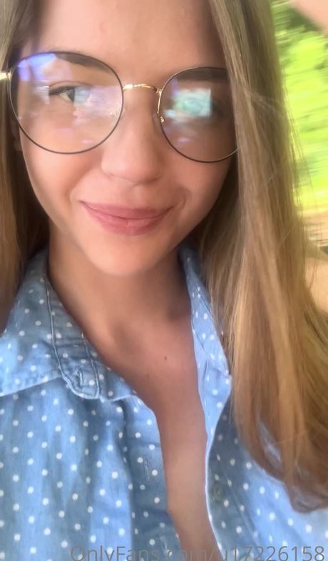 ukaybb actriz porno fotos