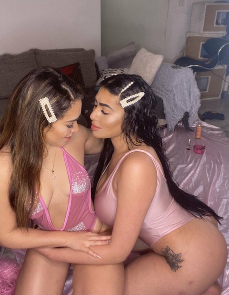 playgirlcarli18 modèles nus photos