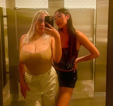 Holly Youpa star du porno hd galerie