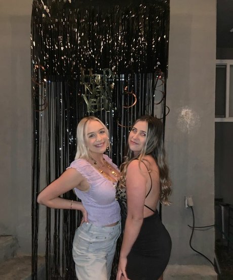 Holly Youpa hermosa estrella galerías