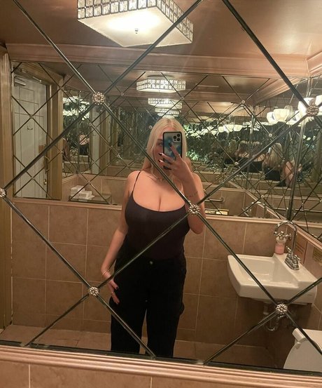 Holly Youpa estrella desnuda galería