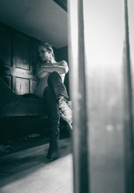 Ju Luz modelo xxx foto