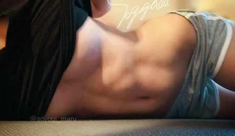 soyogiku modèle pornographique collection