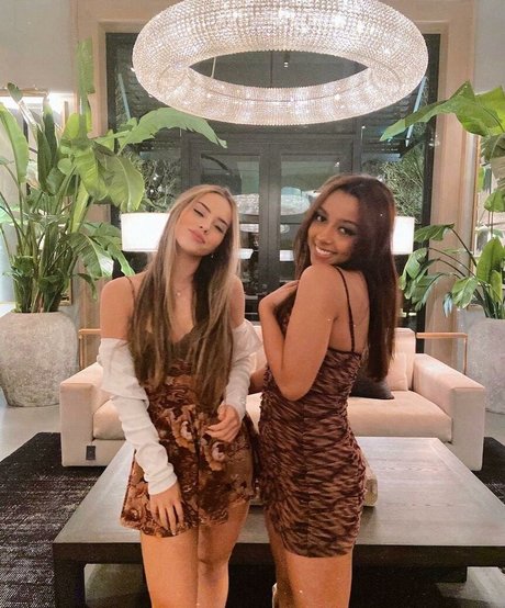 Julia Katelyn Ernst haut étoile photo