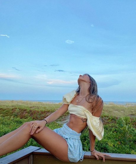 Julia Katelyn Ernst bonita actriz imágenes