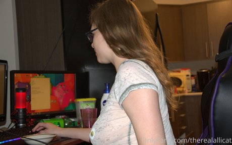 therealallicat estrella hd imágenes