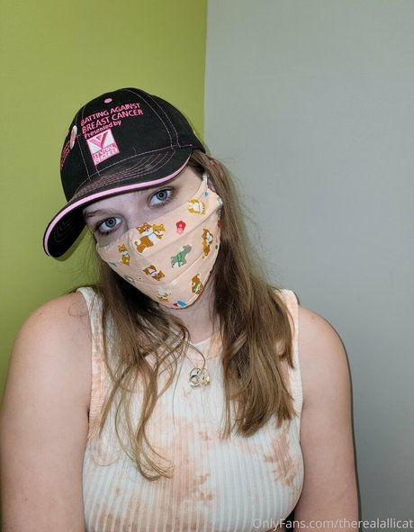 therealallicat estrella desnuda imagen