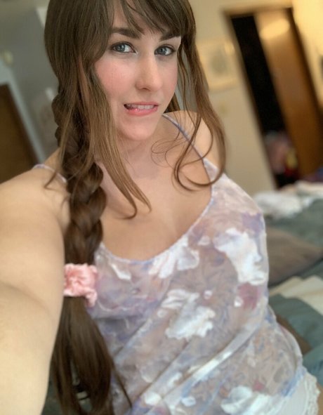 NSFWLeia modelo desnuda imagen