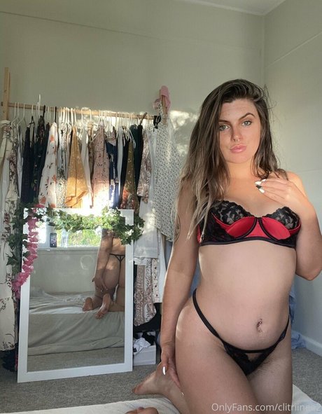 clitriinee2 exclusive pornstar pics