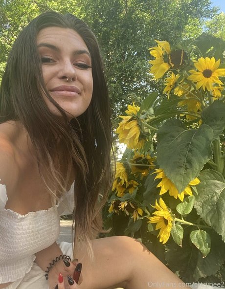clitriinee2 pornstar nude img