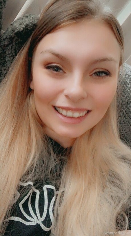 carlyraeofficial linda estrella galerías