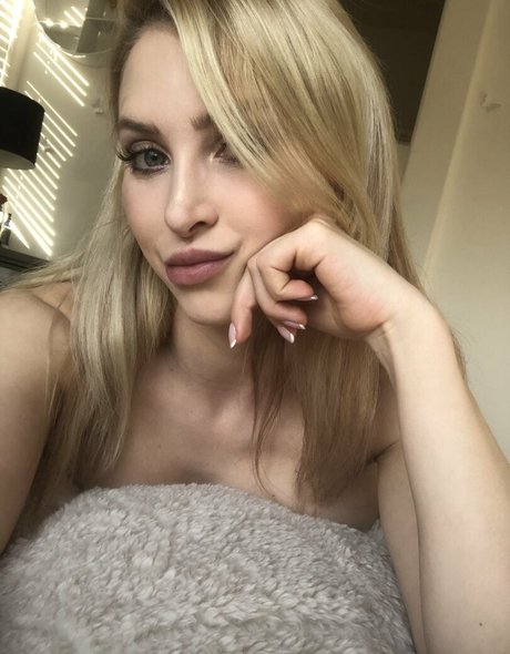 alixlynx estrella porno sexy archivo