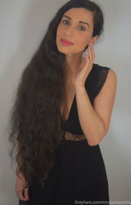 mirabellaestella haut modèle photo