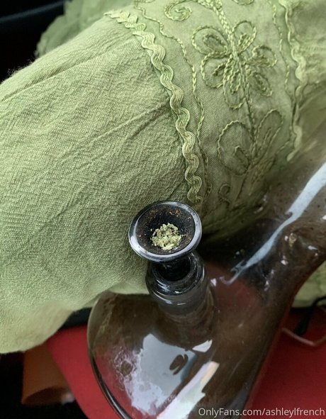 ashleylfrench jolie star du porno archive