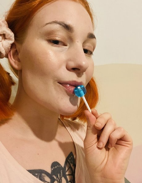 suzieks naked actress img