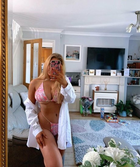 Chloe Ilsley nice model photos