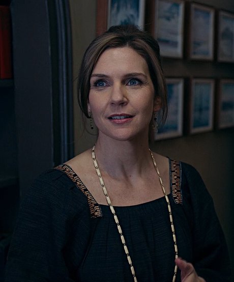 Rhea Seehorn haut étoile collection