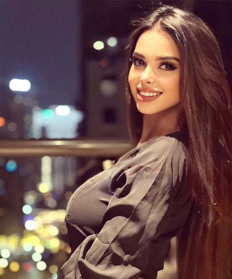 Maya Bulgarien sexe de star du porno img