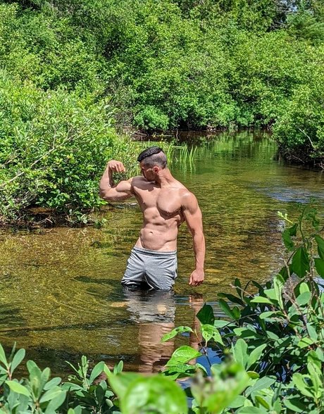 ylissaprettymanfree modèle hd image