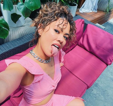 btsyourvirgogirlfriend estrella atractiva imágenes