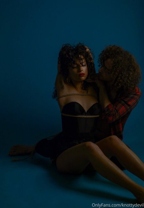 knottydevil modèle nu img