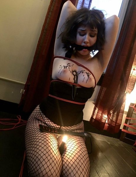 knottydevil modèle hd des photos