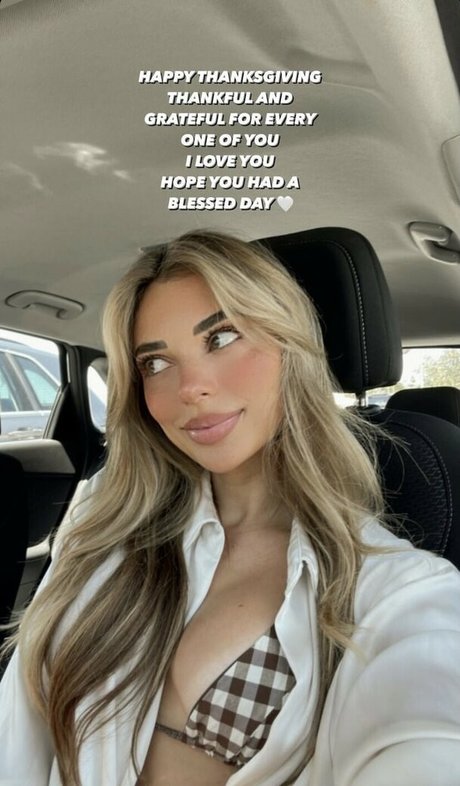 Georgia Hassarati star du porno sexy photos