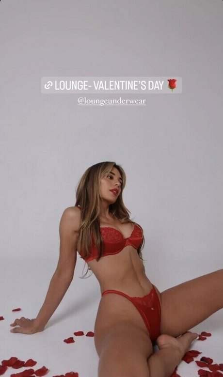 Georgia Hassarati modèle adulte galeries