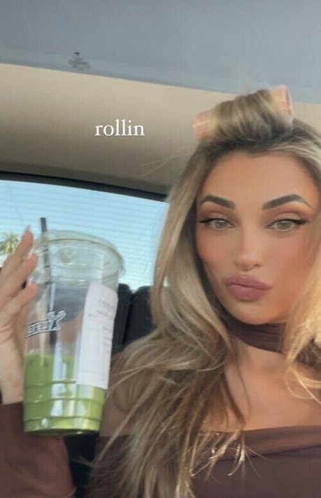 Georgia Hassarati estrella porno adulto imágenes