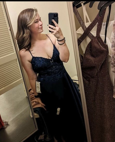 Gapeach713 modèle gratuit des photos