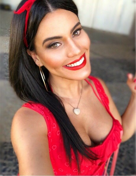 Leticia Lima model nude pic
