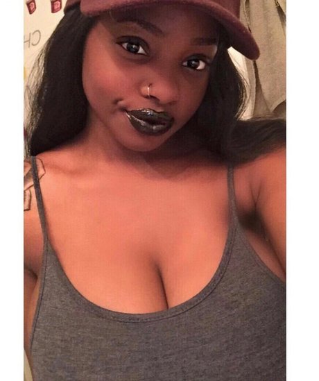 Itstaviaa modelo agradable galería