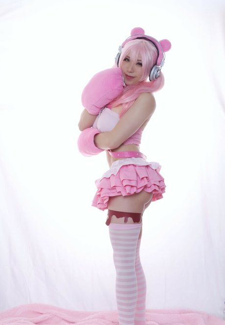 Cloudyninecos hot model picture