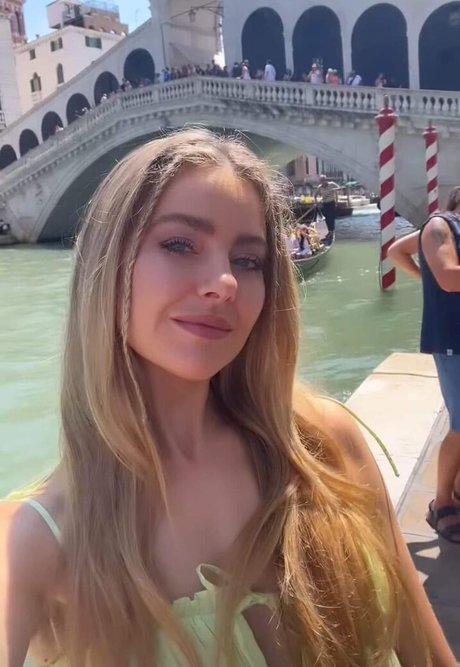 April Rose Pengilly modelo pornografico fotos