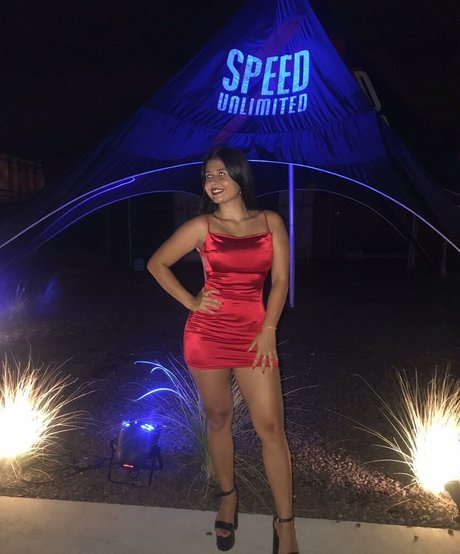 Belen Blanco estrella porno hermosa imagen