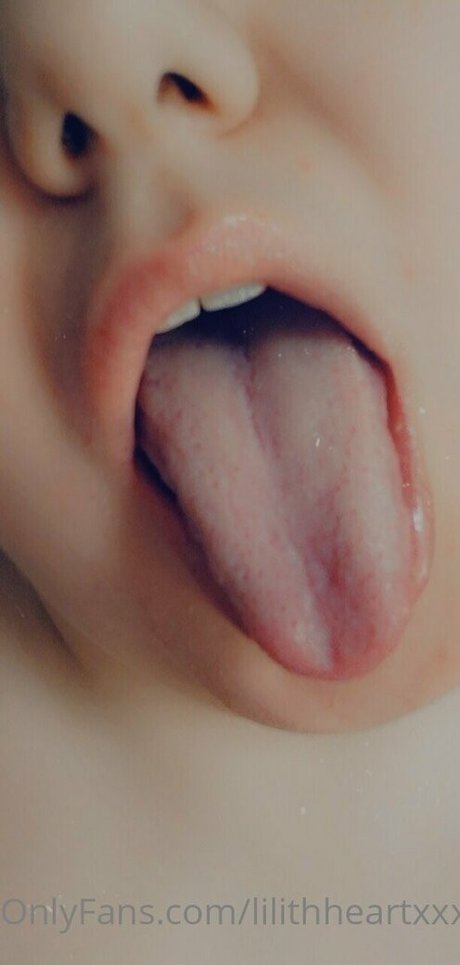 Professeure brune OnlyFans porno artistique image