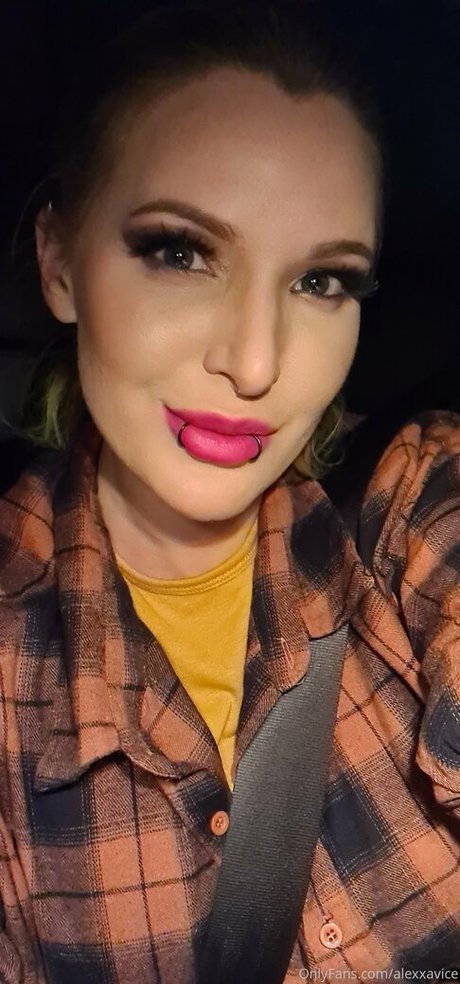 alexxavice nus de stars du porno img