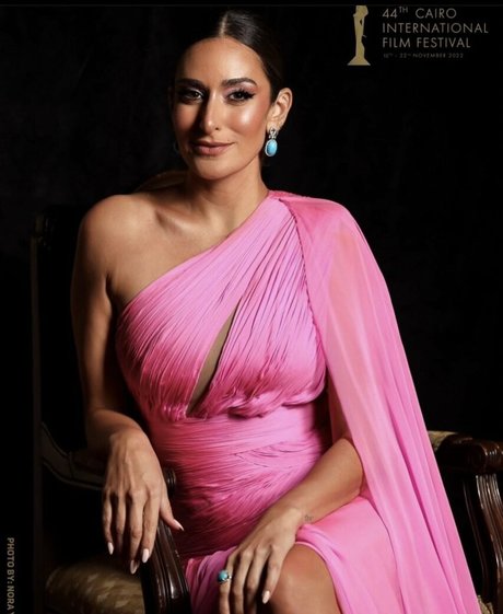 Amina Khalil modelo recopilación