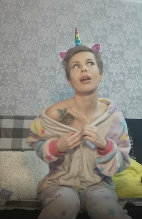 elenahug hermosa modelo foto