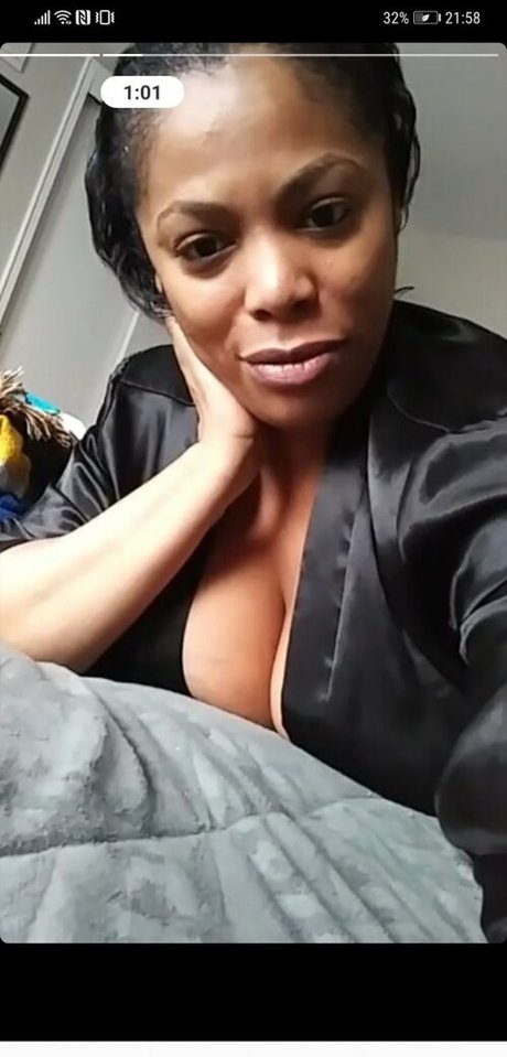 Clara Marie modèle pornographique collection