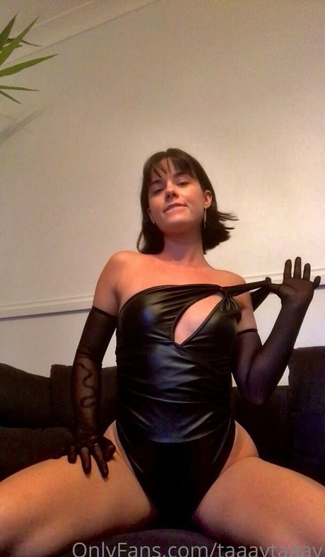 taaaytaaay model exclusive image