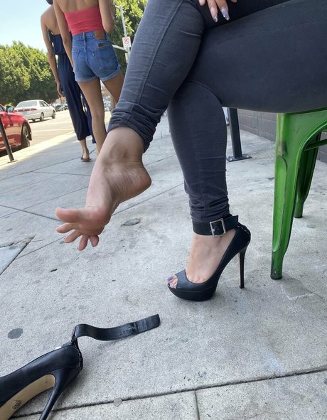 Serving Gaia modelo agradable foto