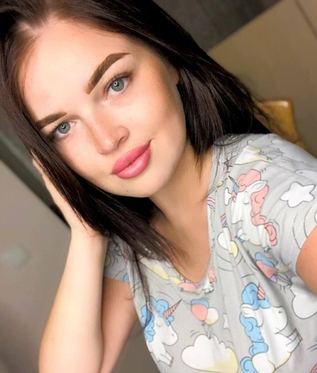 yanamulberry actriz porno fotos