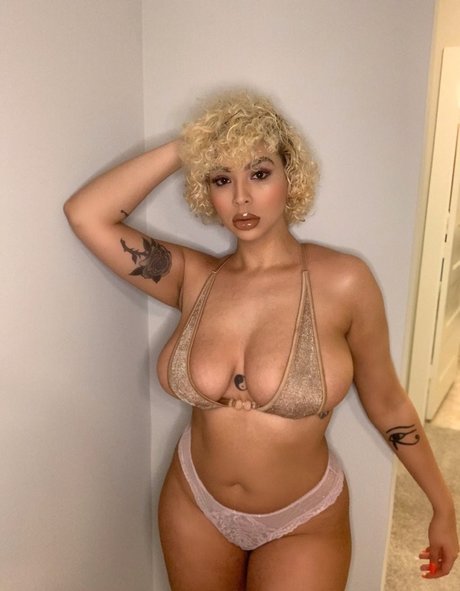 Annamariesarai joli modèle collection