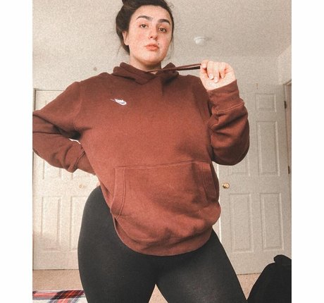 Jazminealeahh hermosa modelo foto